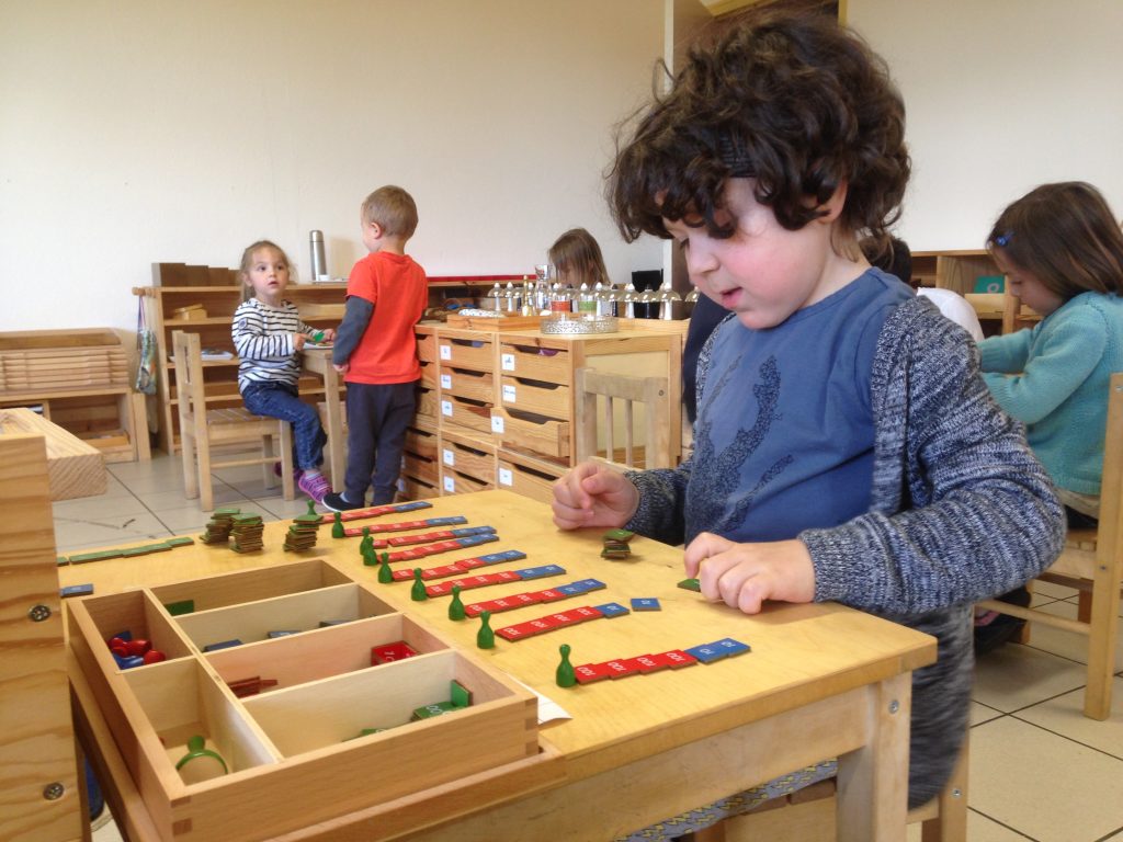 L'aire de mathématiques division timbres